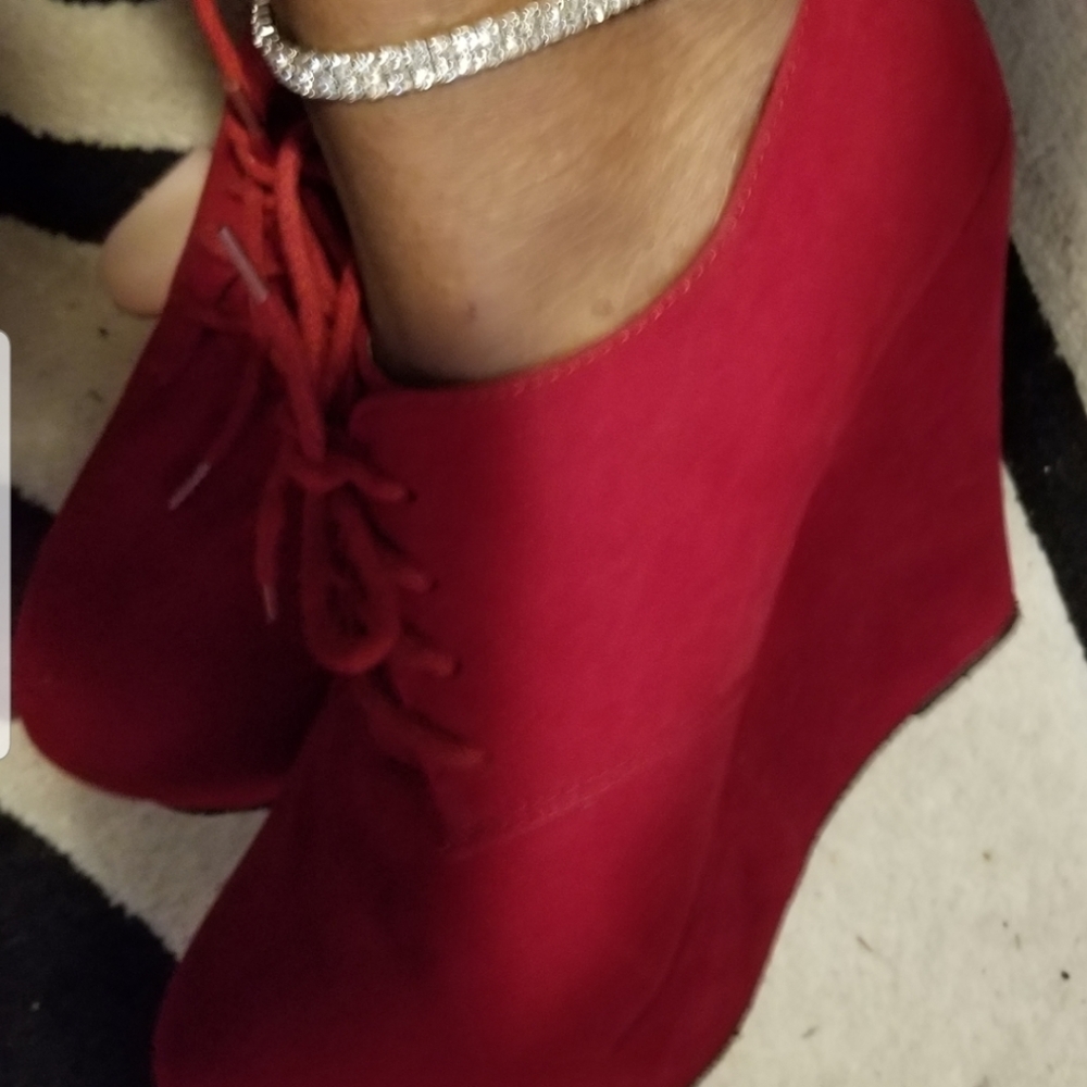 Shoes - Picture 3 of 4